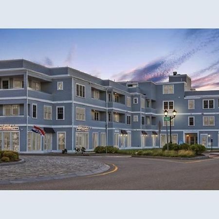 Downtown Plymouth Waterfront Luxury Condos 外观 照片