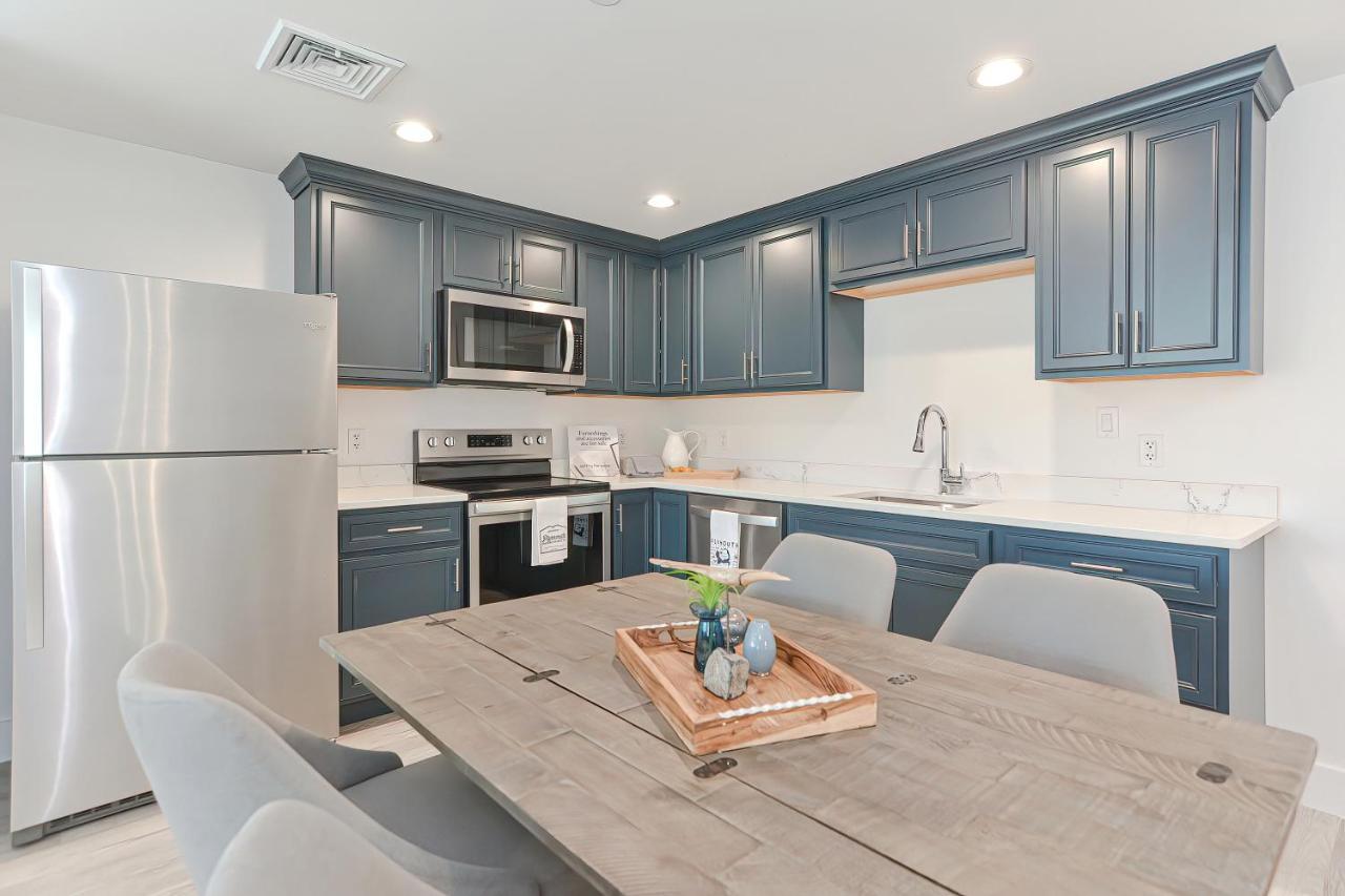 Downtown Plymouth Waterfront Luxury Condos 外观 照片