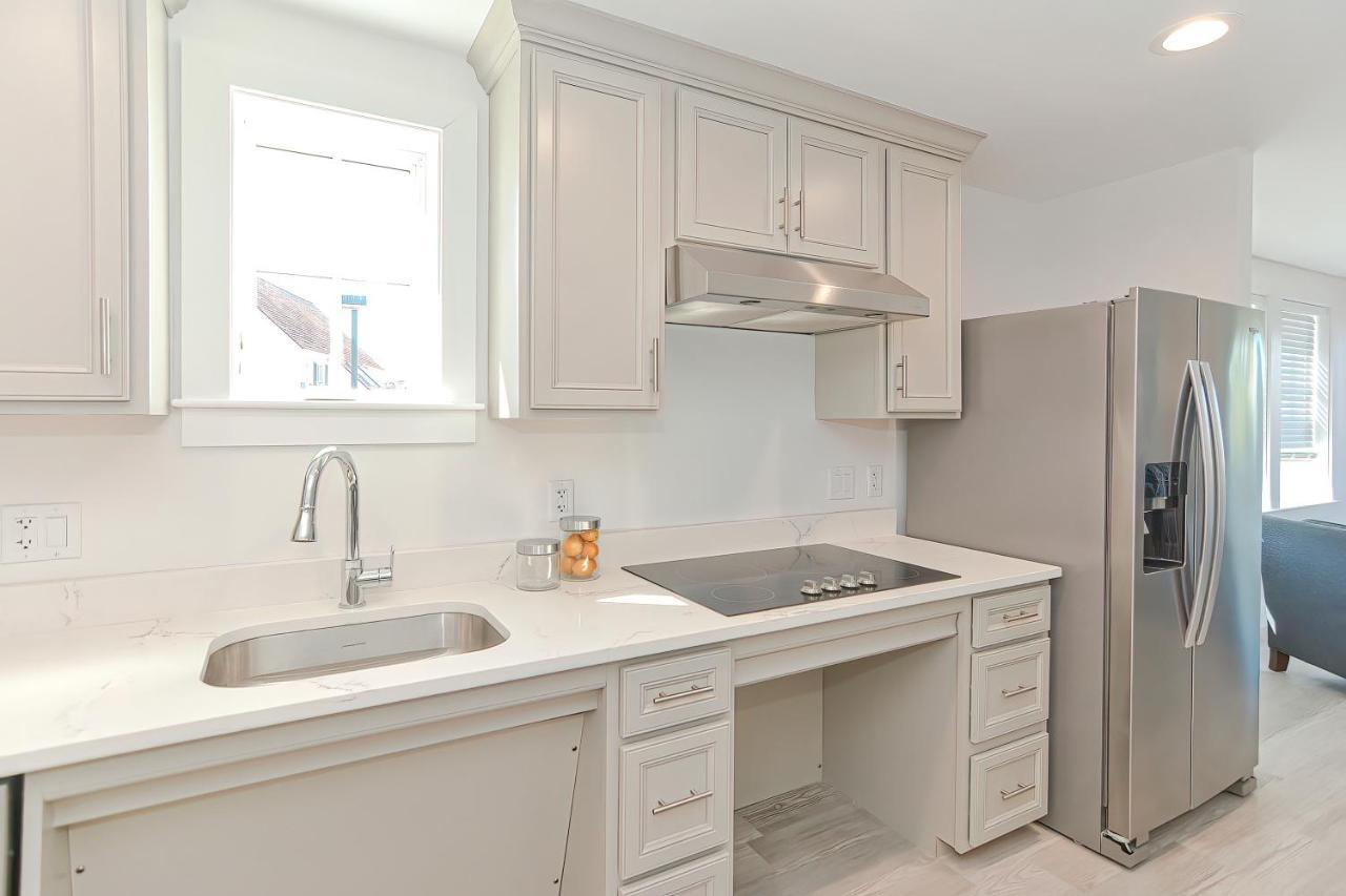 Downtown Plymouth Waterfront Luxury Condos 外观 照片