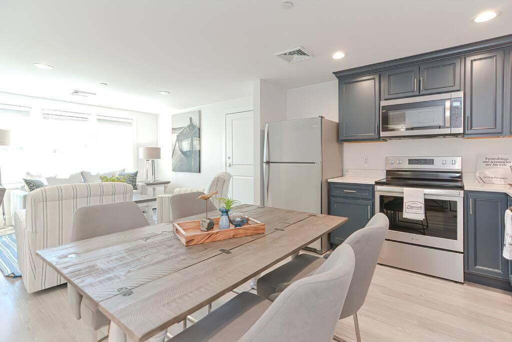 Downtown Plymouth Waterfront Luxury Condos 外观 照片